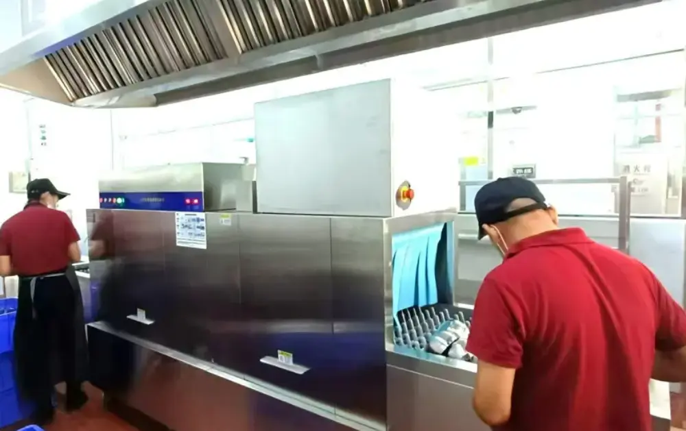 Primjeri primjene komercijalnih perilica suđa: osnovna upotreba u različitim ...